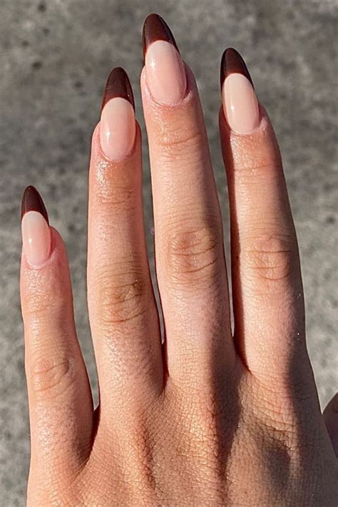 brown french tip nails short